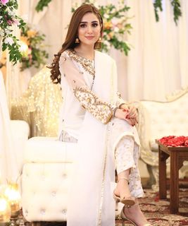 Aiza Awan feet photo 11