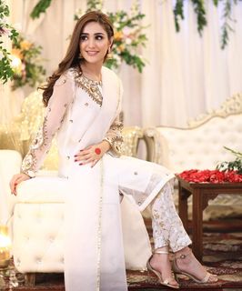 Aiza Awan feet photo 10