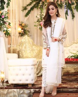 Aiza Awan feet photo 9
