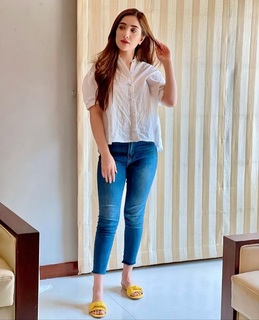 Aiza Awan feet photo 7