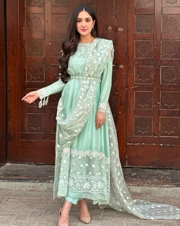 Aiza Awan feet photo 15