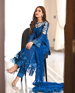 Aiza Awan feet photo 12