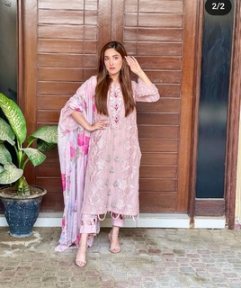 Aiza Awan feet photo 16