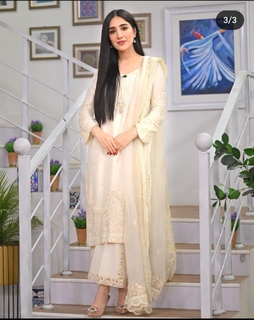 Aiza Awan feet photo 12