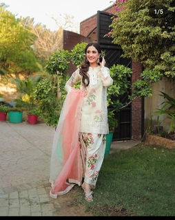 Aiza Awan feet photo 20