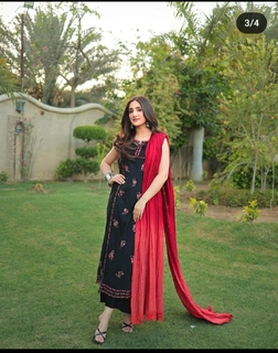 Aiza Awan feet photo 16