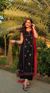 Aiza Awan feet photo 6