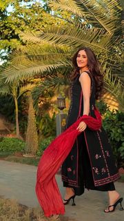 Aiza Awan feet photo 5
