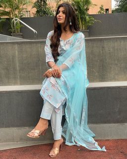 Akanksha Puri feet photo 7