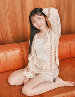 Akari Kitô feet photo thumbnail