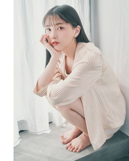 Akari Kitô feet photo thumbnail