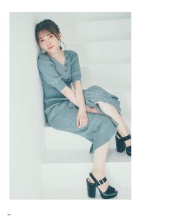 Akari Kitô feet photo thumbnail