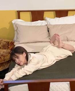 Akari Kitô feet photo thumbnail