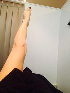 Akemi Darenogare feet photo 2