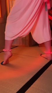 Akemi Hogan feet photo thumbnail
