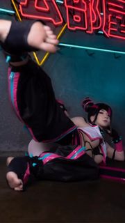 Akemi Hogan feet photo thumbnail