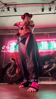 Akemi Hogan feet photo thumbnail