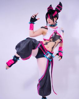 Akemi Hogan feet photo thumbnail