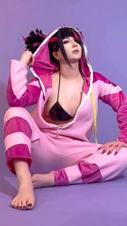 Akemi Hogan feet photo thumbnail