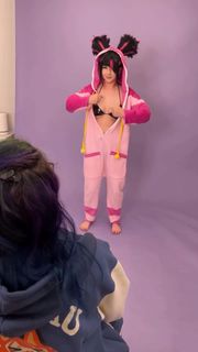 Akemi Hogan feet photo thumbnail
