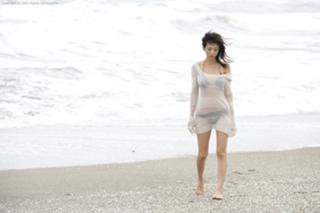Aki Hoshino feet photo 12