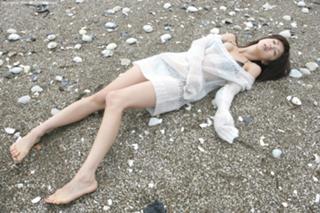 Aki Hoshino feet photo 10