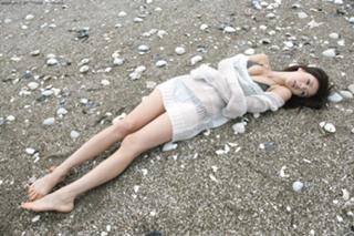 Aki Hoshino feet photo 9