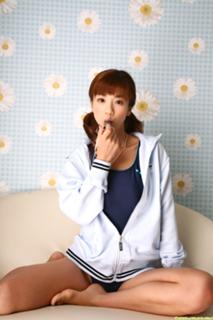 Aki Hoshino feet photo 18