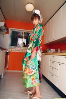 Aki Hoshino feet photo 12