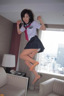 Aki Hoshino feet photo 9