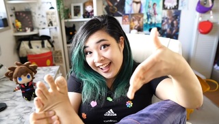Akidearest feet photo thumbnail