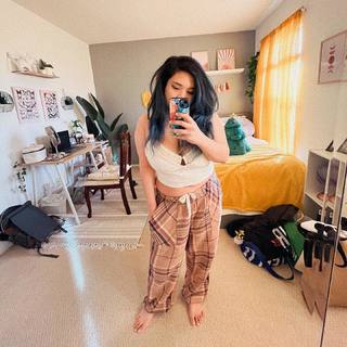 Akidearest feet photo thumbnail
