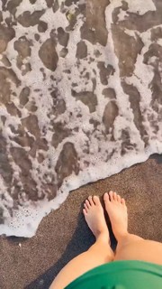 Akidearest feet photo thumbnail