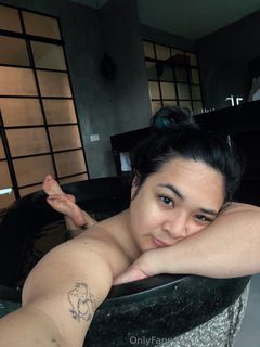 Akidearest feet photo thumbnail