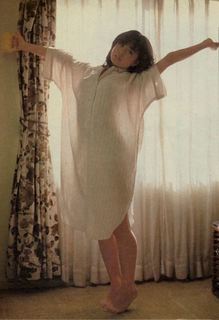 Akina Nakamori feet photo 3