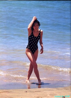 Akina Nakamori feet photo 20
