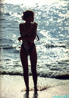 Akina Nakamori feet photo 1