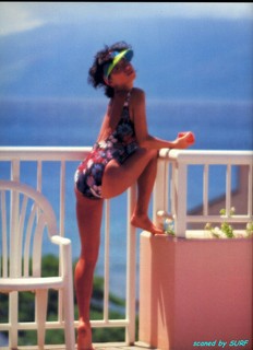 Akina Nakamori feet photo 16