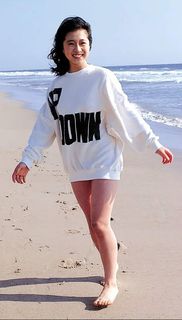 Akina Nakamori feet photo 10