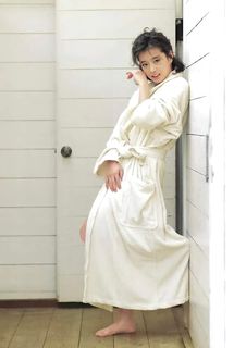 Akina Nakamori feet photo 6