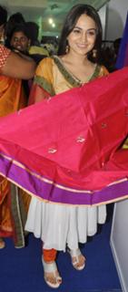Aksha Pardasany feet photo 7