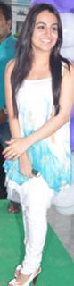 Aksha Pardasany feet photo 13