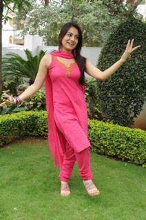 Aksha Pardasany feet photo 10