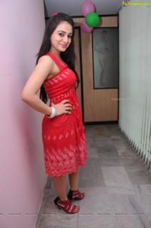 Aksha Pardasany feet photo 6