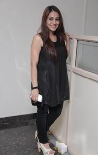 Aksha Pardasany feet photo 10