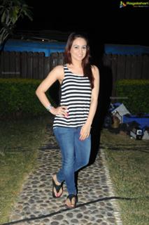 Aksha Pardasany feet photo 11