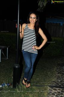 Aksha Pardasany feet photo 10