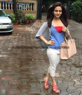 Aksha Pardasany feet photo 7