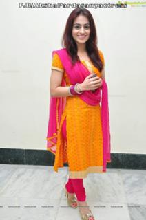 Aksha Pardasany feet photo 12