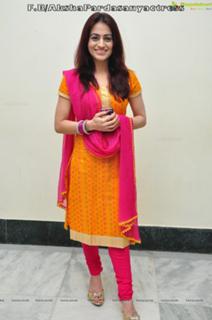 Aksha Pardasany feet photo 10